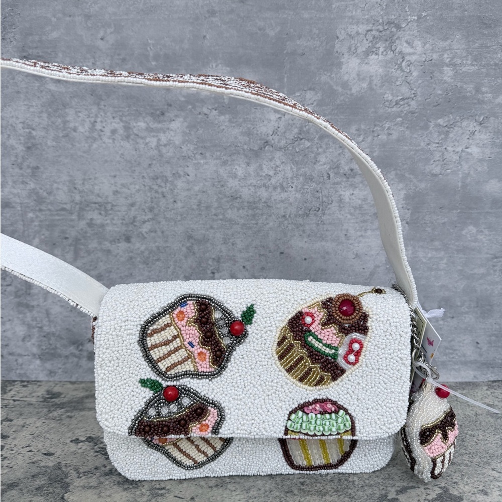 NWT Handcrafted Beaded White Cupcake Shoulder Bag